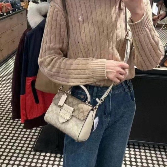 Coach Morgan Signature Canvas Messenger Crossbody Bag - Picture 5 of 16